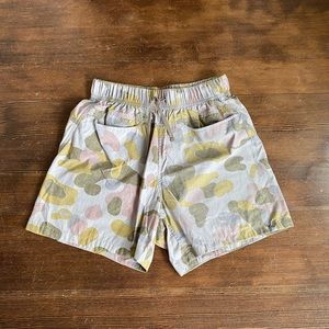 Women’s mountain hardwear shorts size xs